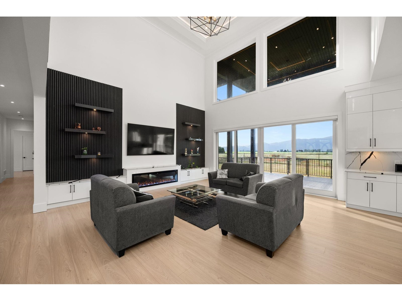 Photo 9 of 39321 Blacklock Road, Abbotsford BC