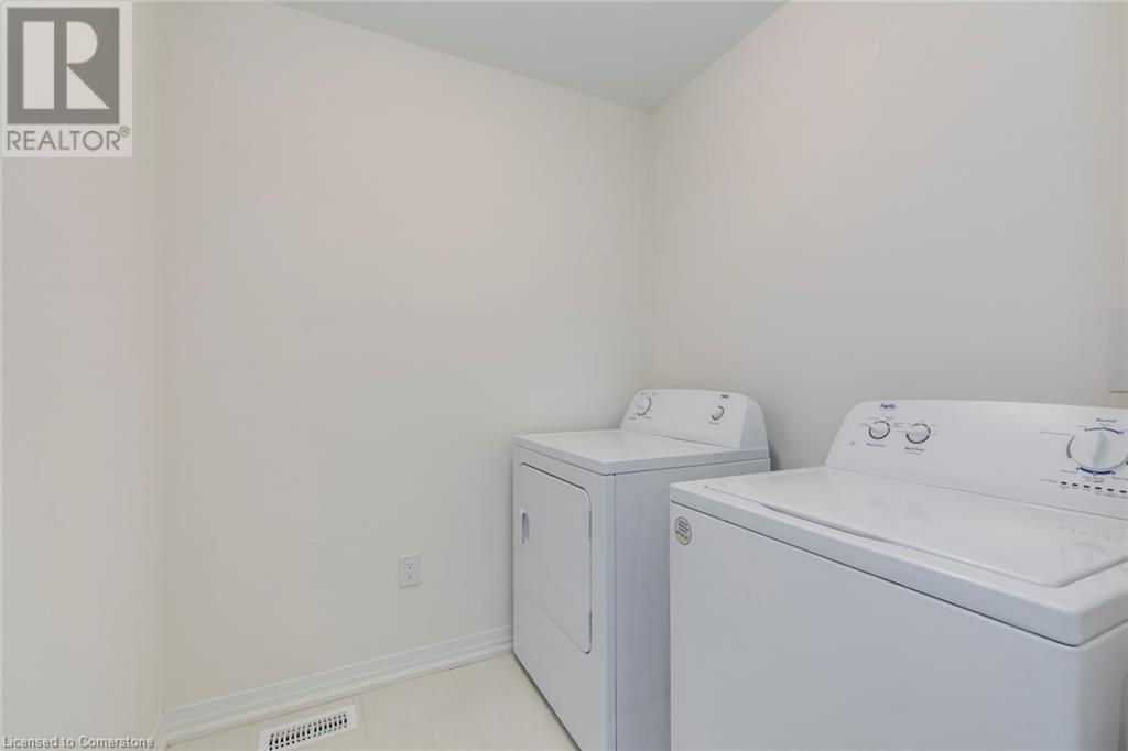 Photo 17 of 40 Freedom Crescent, Hamilton ON