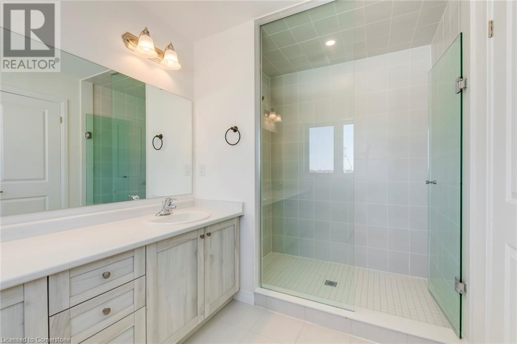 Photo 13 of 40 Freedom Crescent, Hamilton ON
