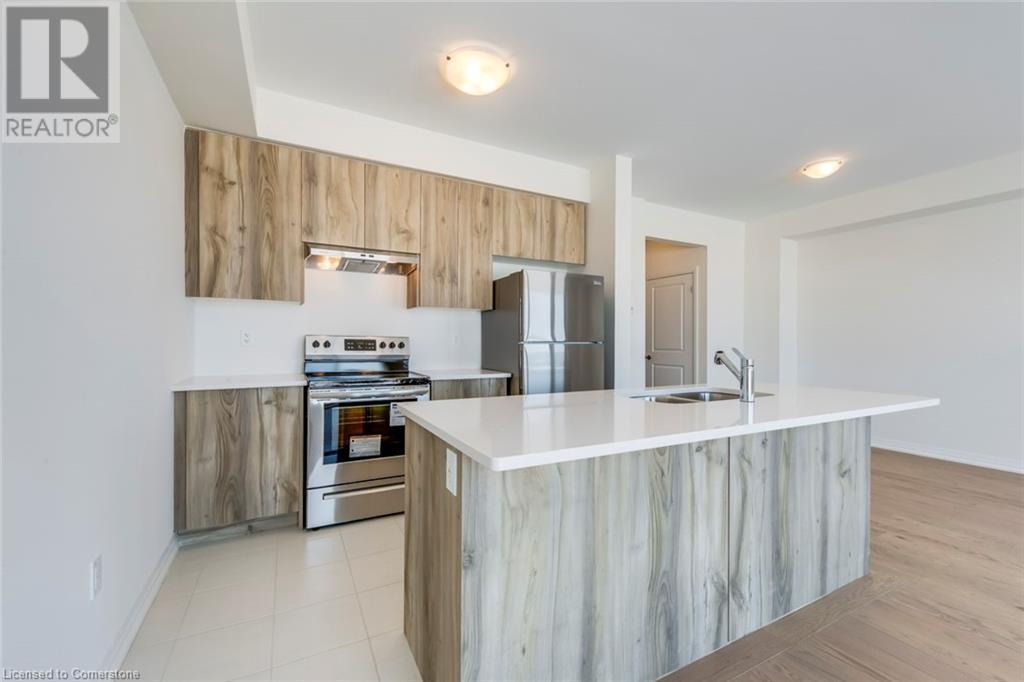 Photo 4 of 40 Freedom Crescent, Hamilton ON