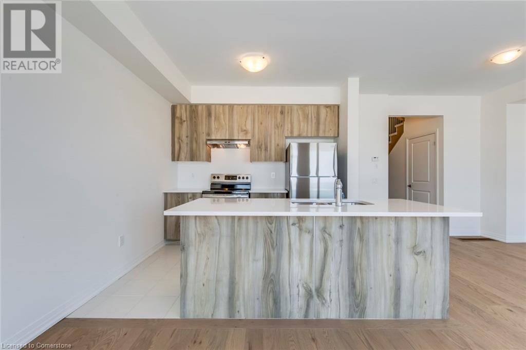 Photo 3 of 40 Freedom Crescent, Hamilton ON