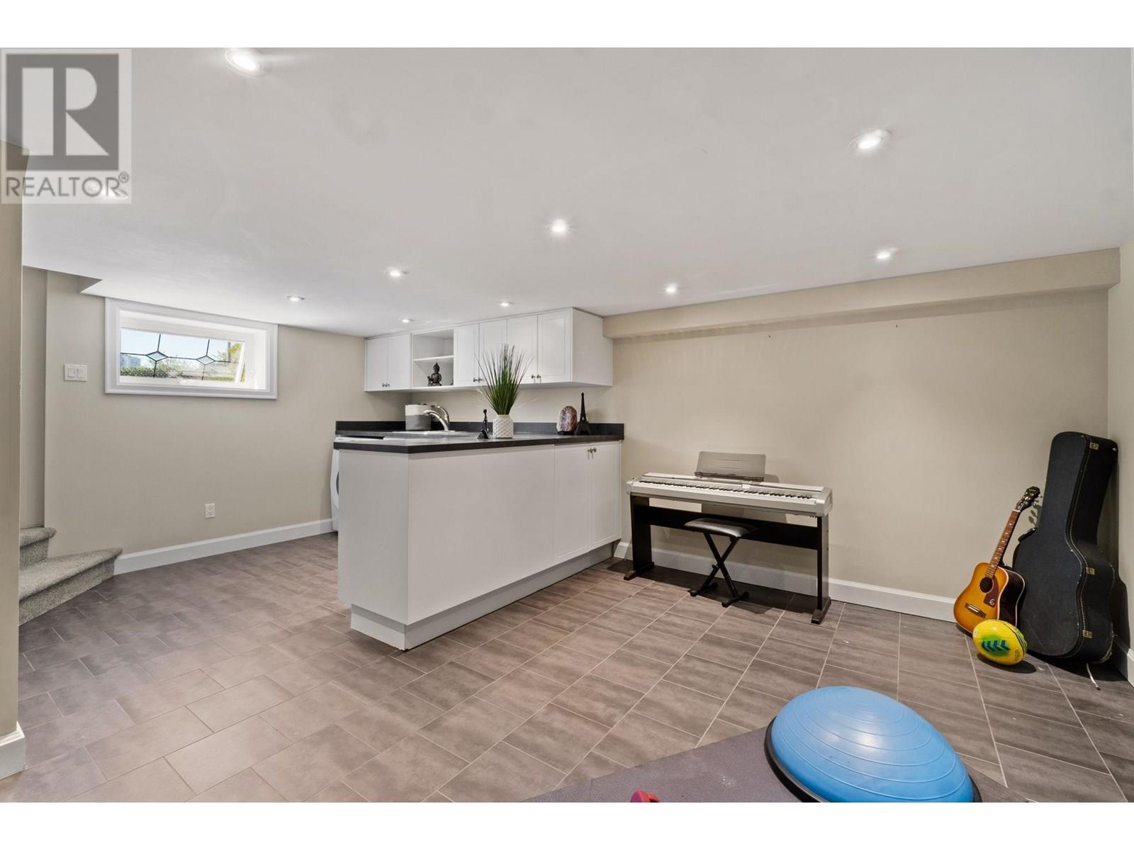 Photo 36 of 358 Alberta Street, New Westminster BC