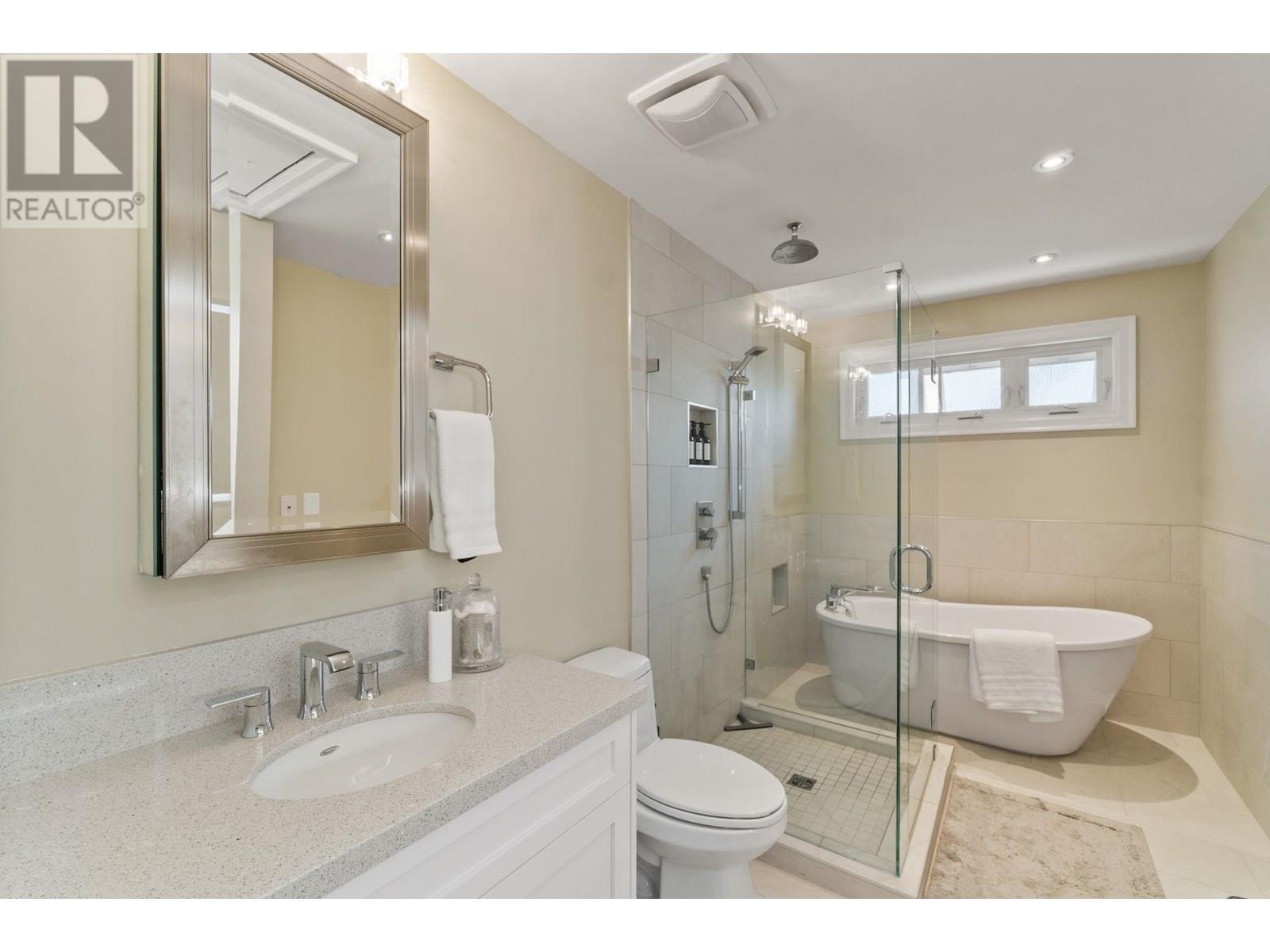 Photo 20 of 358 Alberta Street, New Westminster BC