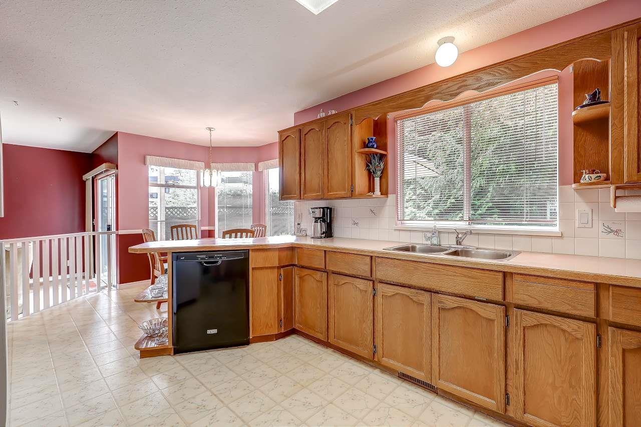 Photo 13 of 5979 Southpark Grove, Surrey BC