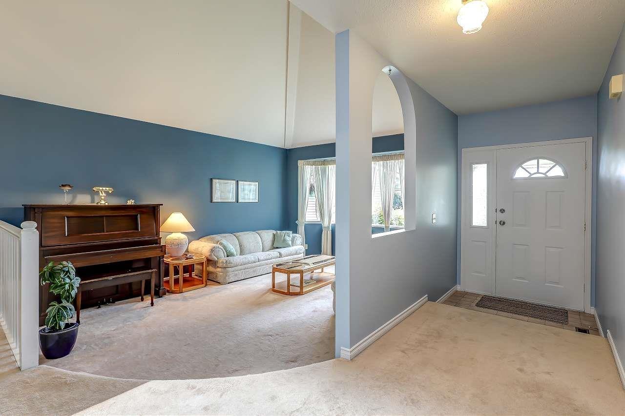 Photo 9 of 5979 Southpark Grove, Surrey BC