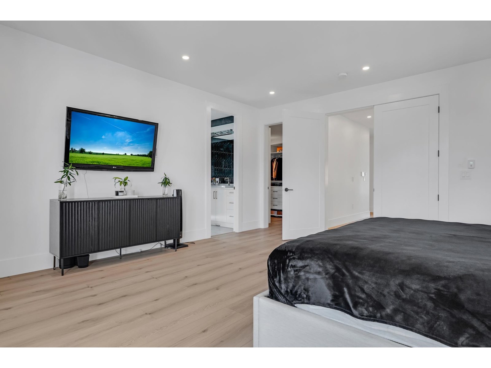 Photo 21 of 12958 Southridge Drive, Surrey BC