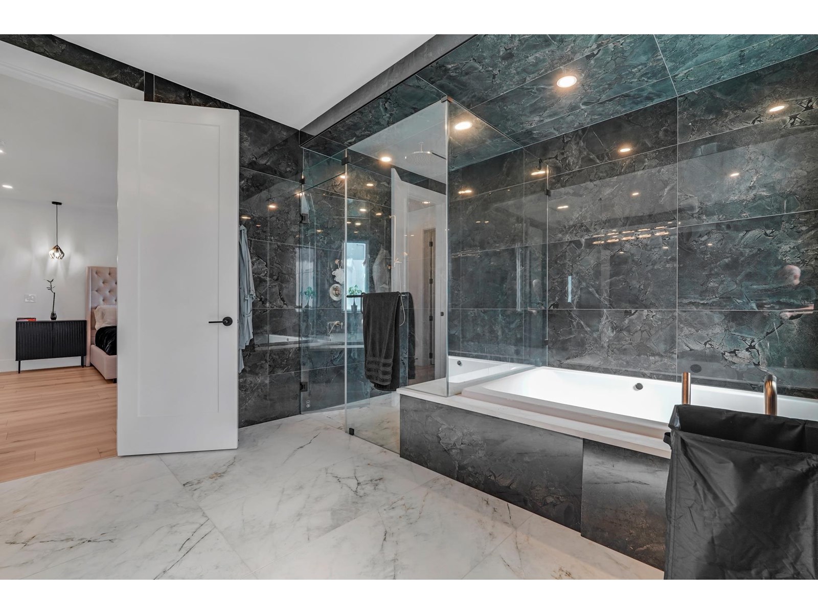 Photo 23 of 12958 Southridge Drive, Surrey BC