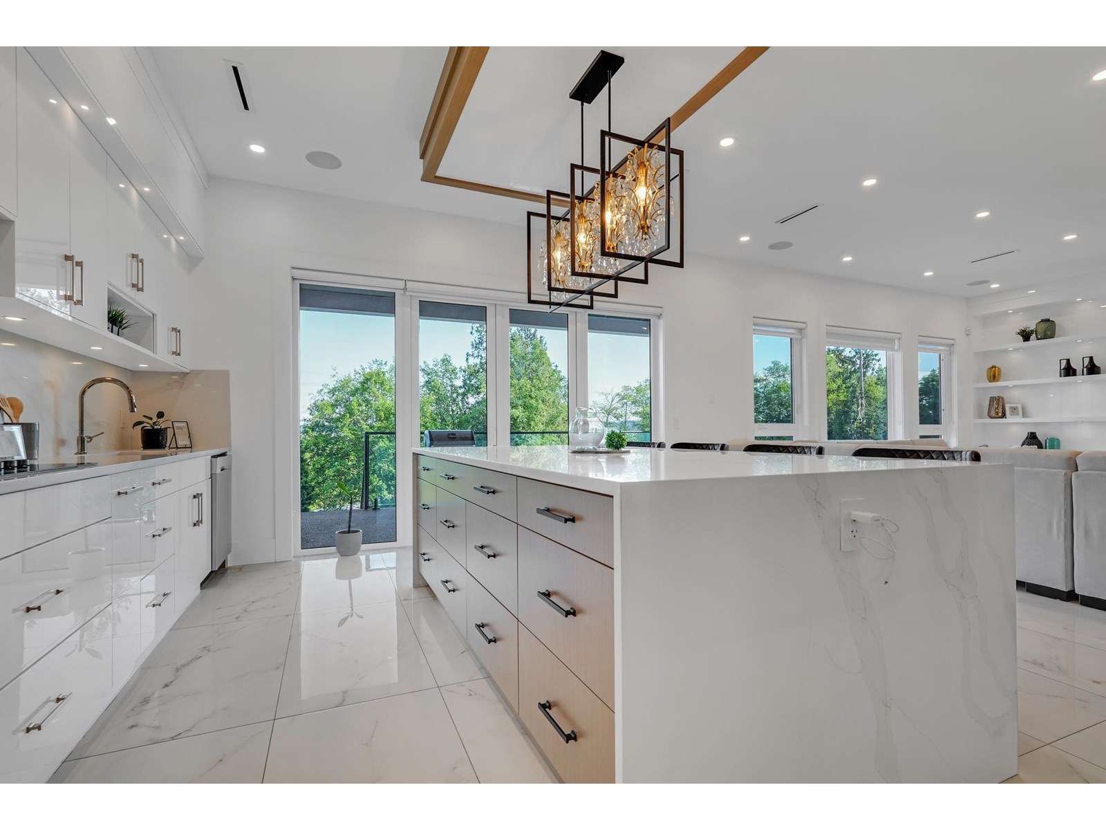 Photo 15 of 12958 Southridge Drive, Surrey BC