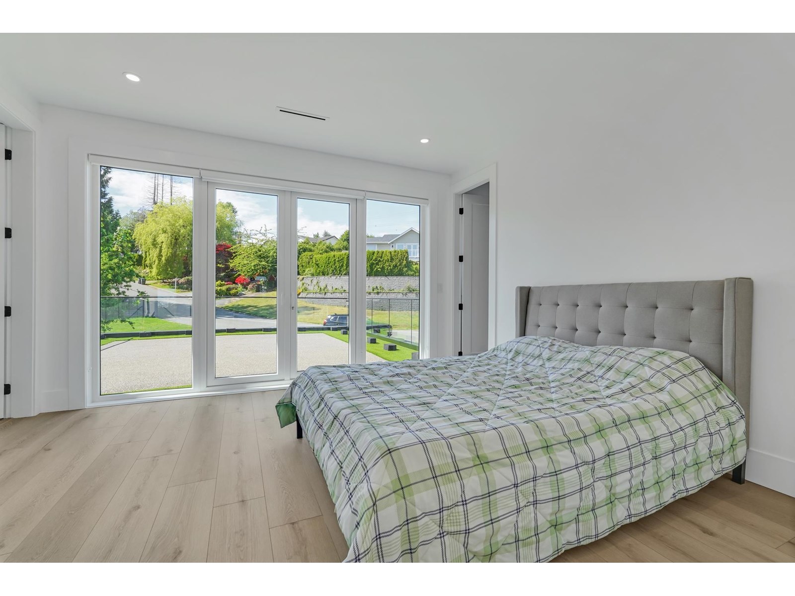 Photo 25 of 12958 Southridge Drive, Surrey BC