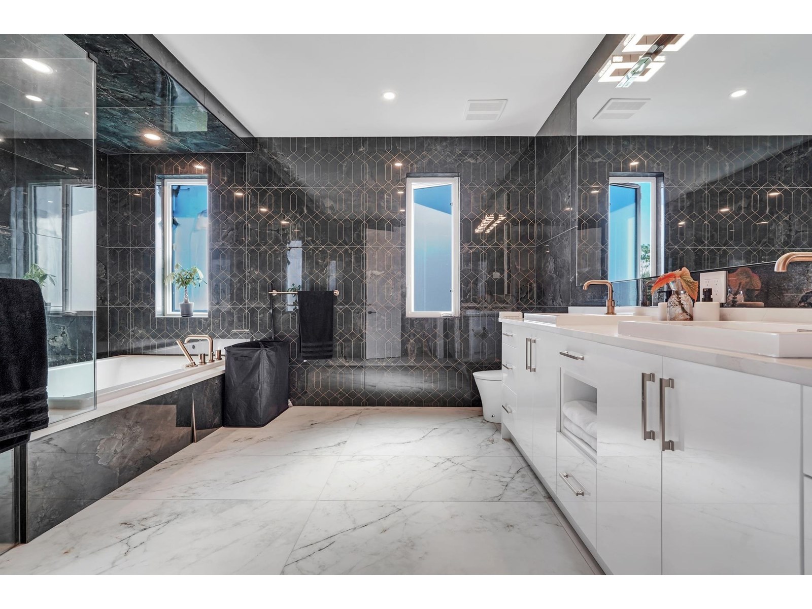 Photo 22 of 12958 Southridge Drive, Surrey BC