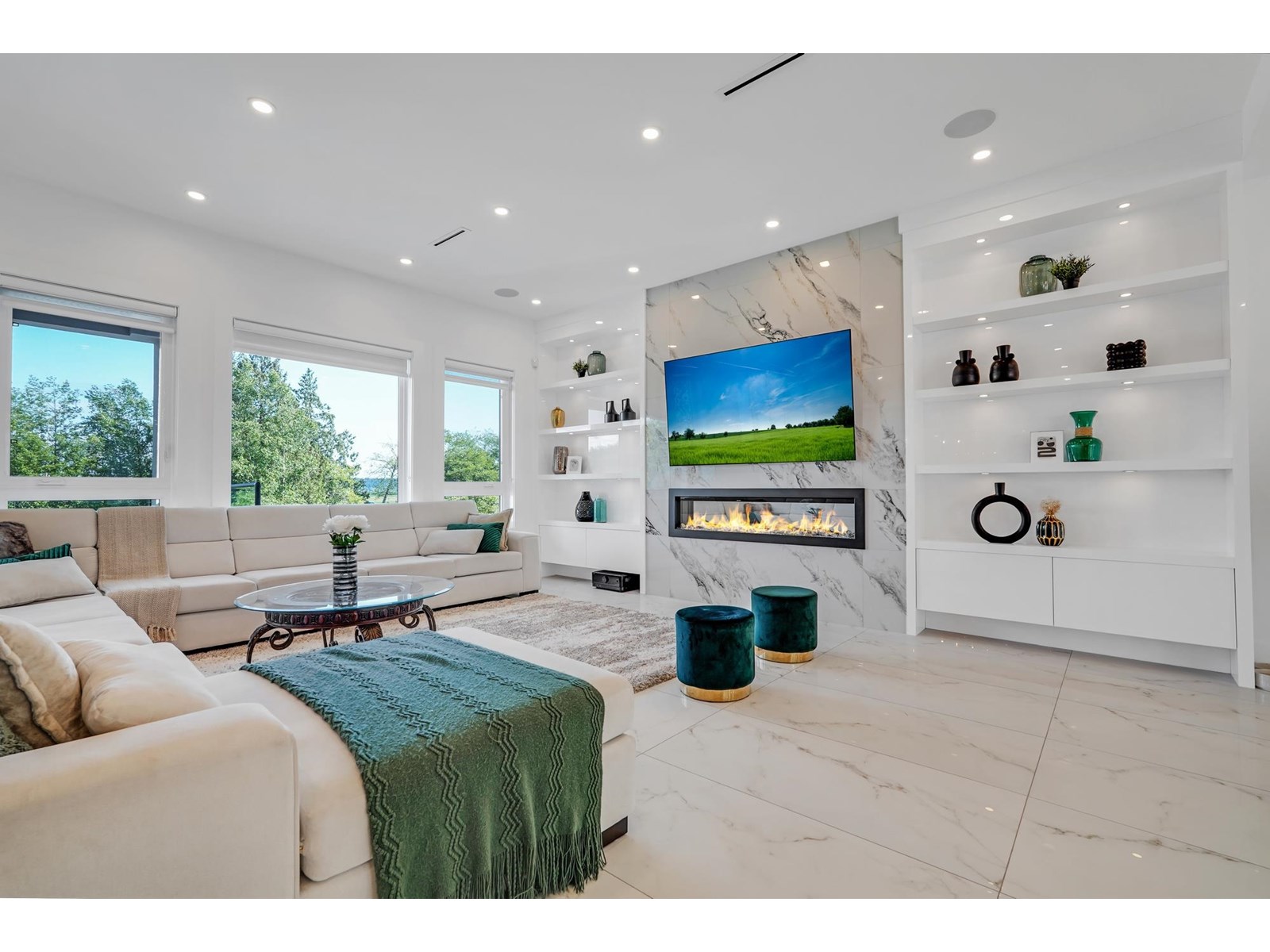 Photo 10 of 12958 Southridge Drive, Surrey BC