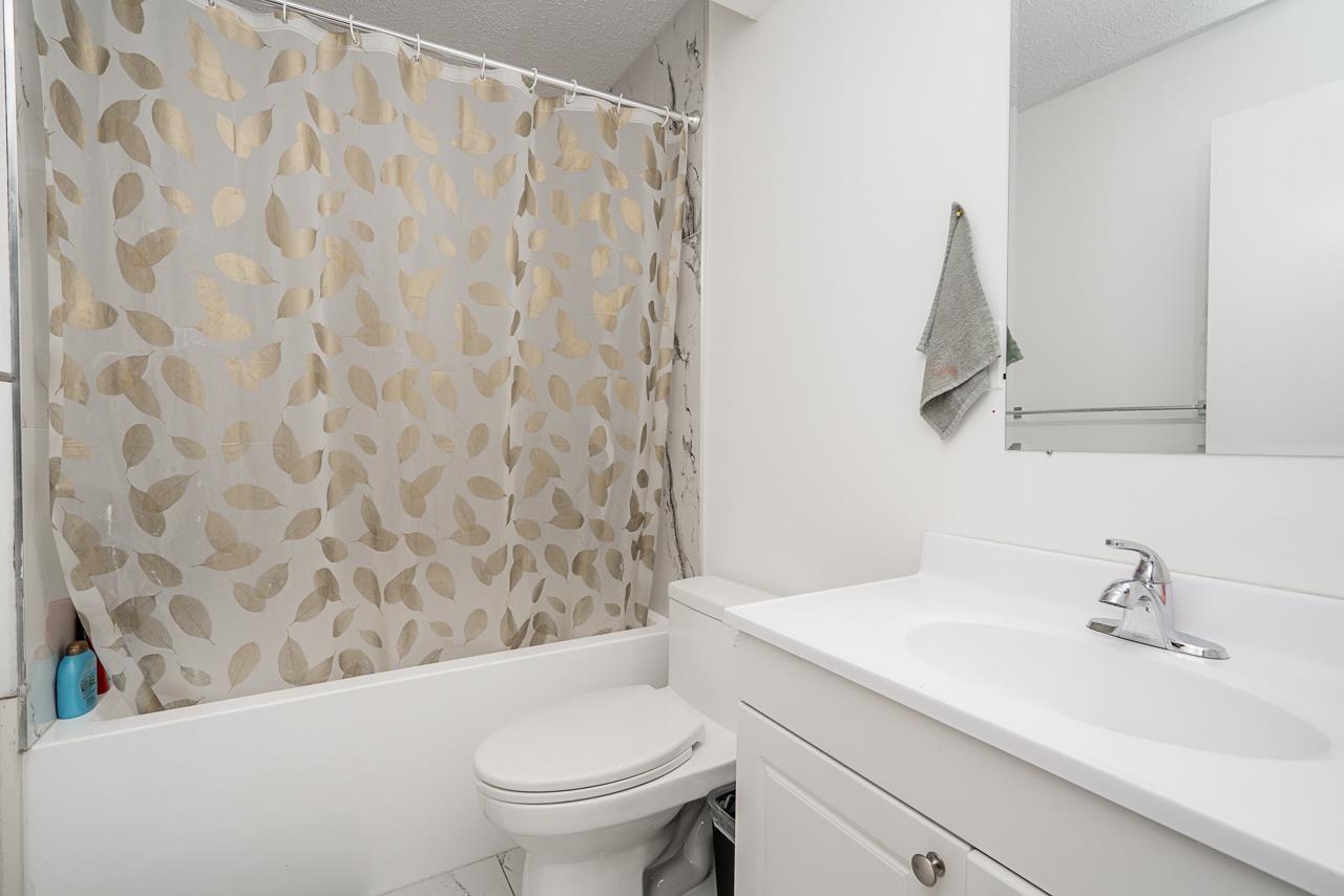 Photo 19 of 15672 99 B Avenue, Surrey BC