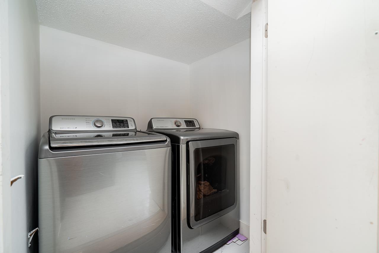 Photo 9 of 15672 99 B Avenue, Surrey BC