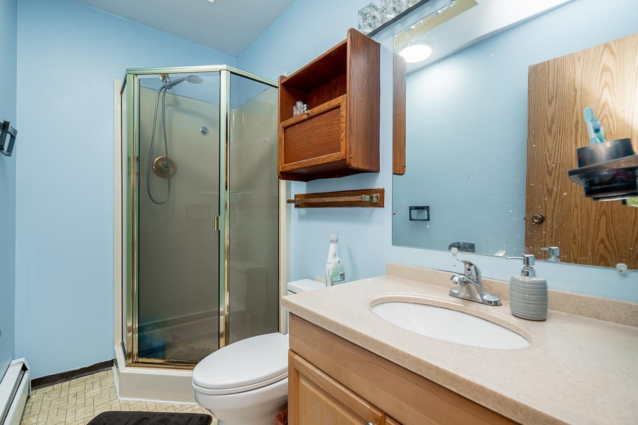 Photo 12 of 15672 99 B Avenue, Surrey BC