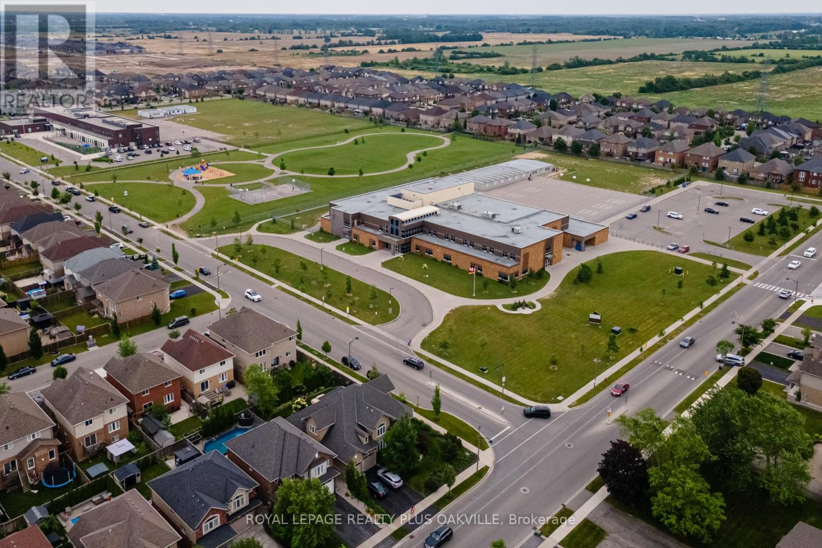 Photo 1 of 221 1936 Rymal Road E, Hamilton ON