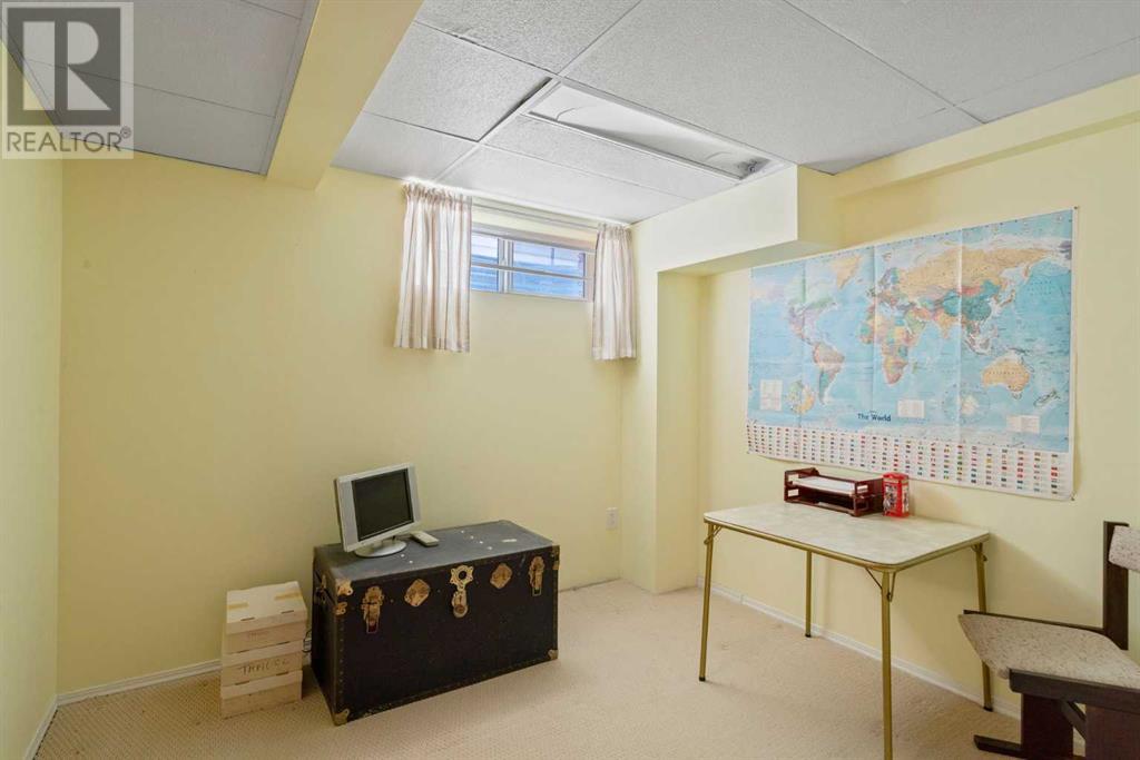 Single Family House for Sale in  Scenic Gardens Scenic Acres Calgary 