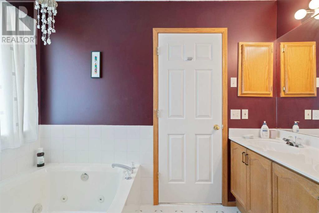 Single Family House for Sale in  Scenic Gardens Scenic Acres Calgary 