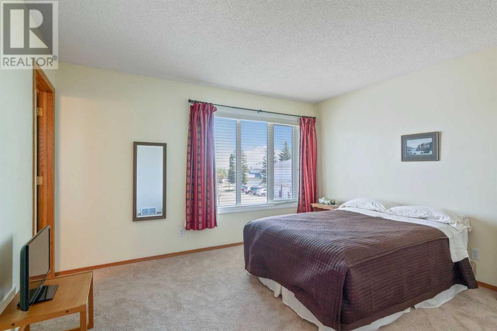 Single Family House for Sale in  Scenic Gardens Scenic Acres Calgary 