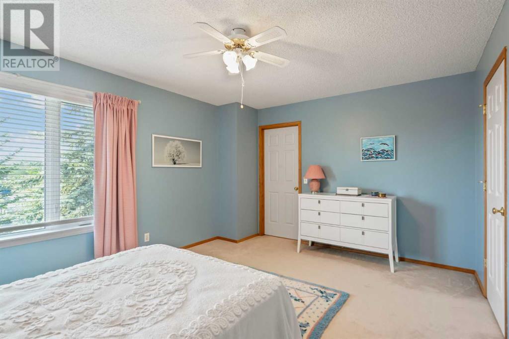 Single Family House for Sale in  Scenic Gardens Scenic Acres Calgary 