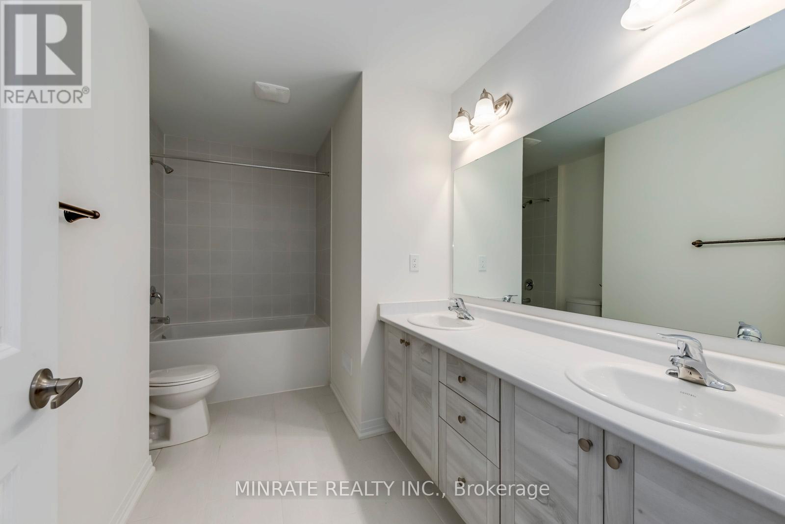 Photo 16 of 40 Freedom Crescent, Hamilton ON