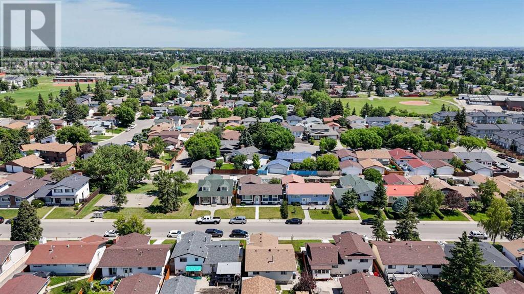 Single Family House Bi-level for Sale in   Street NE Rundle Calgary 