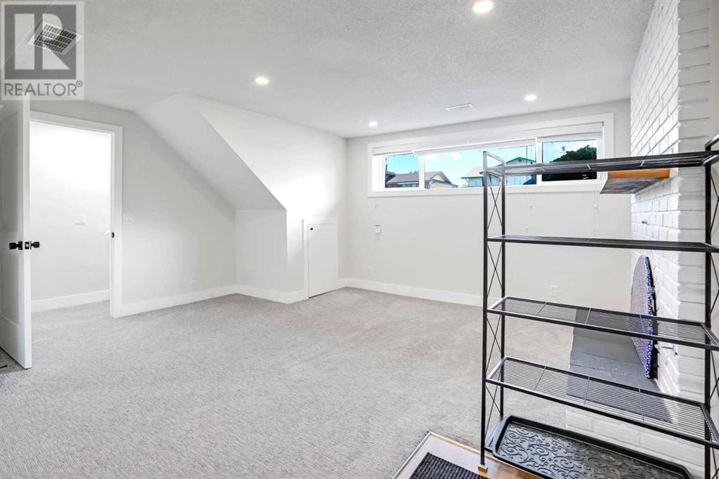Single Family House Bi-level for Sale in   Street NE Rundle Calgary 