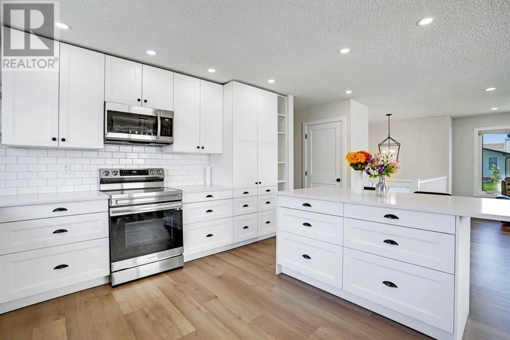 Single Family House Bi-level for Sale in   Street NE Rundle Calgary 