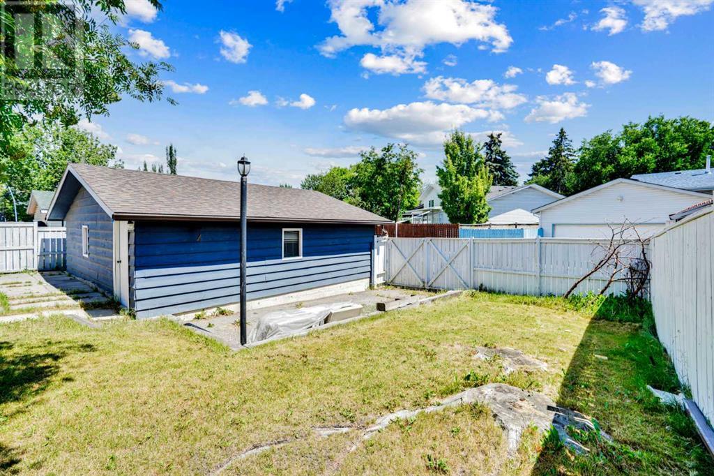 Single Family House Bi-level for Sale in   Street NE Rundle Calgary 