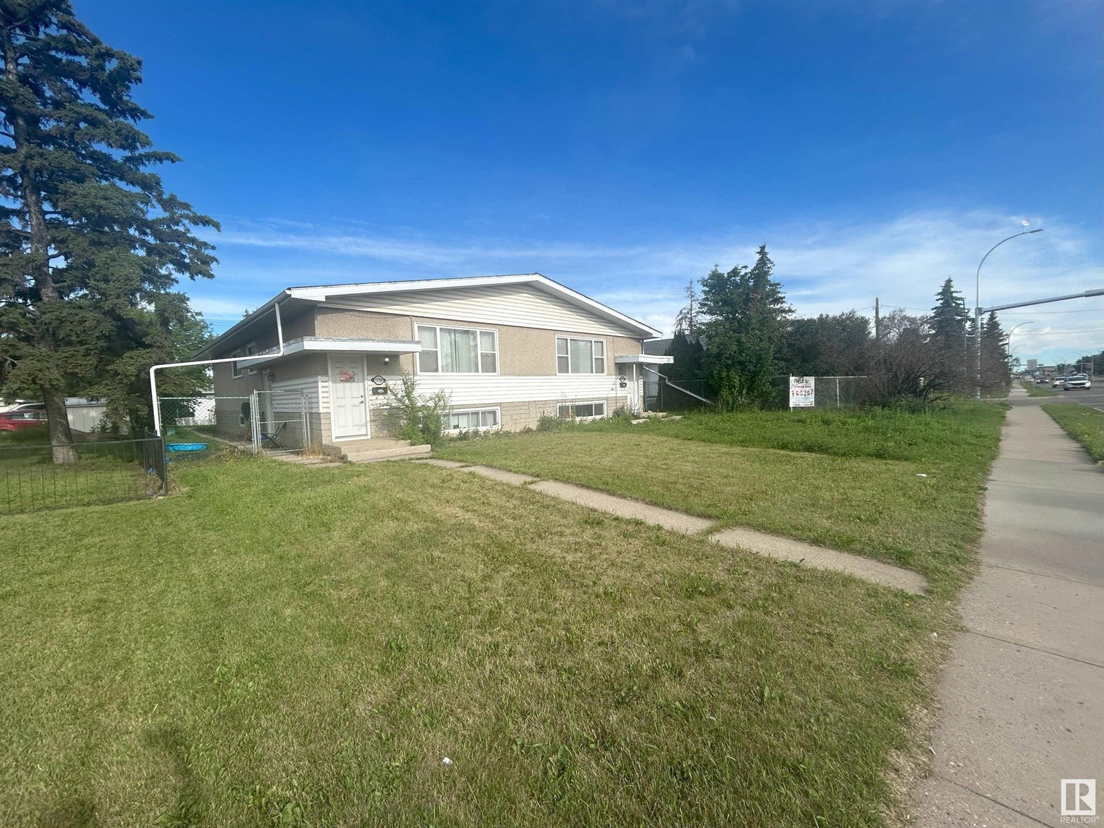 Photo 12 of 12703 134 Av Nw, Edmonton AB