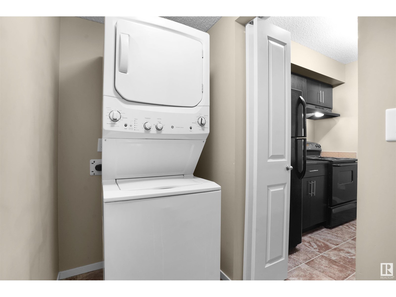 Photo 25 of 214 5816 Mullen Pl Nw, Edmonton AB