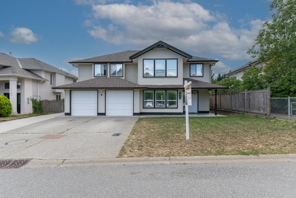 Photo 2 of 2813 Blackham Drive, Abbotsford BC