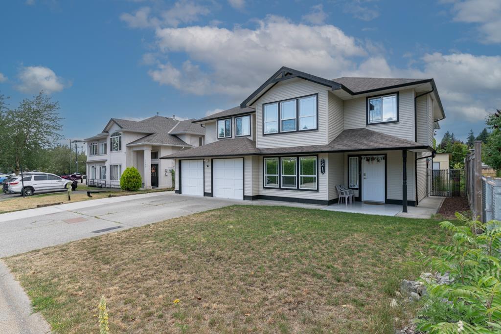 Photo 3 of 2813 Blackham Drive, Abbotsford BC
