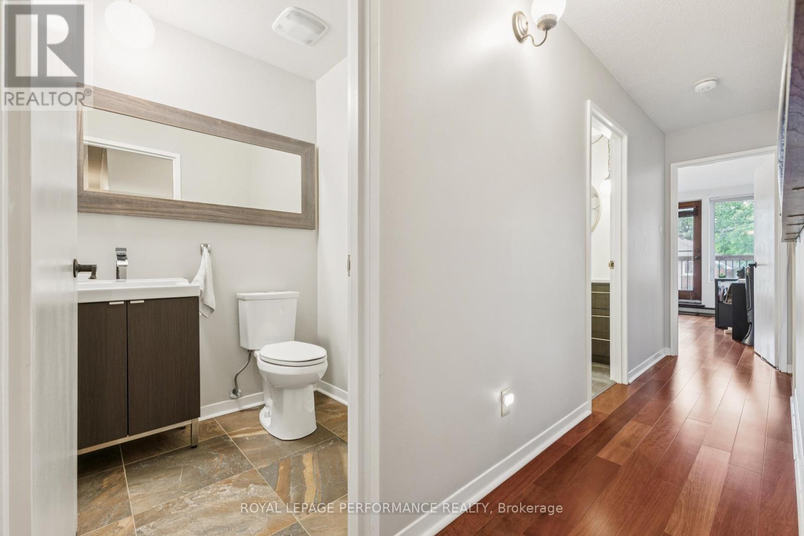 Photo 5 of 4 71 Sweetland Avenue, Ottawa ON