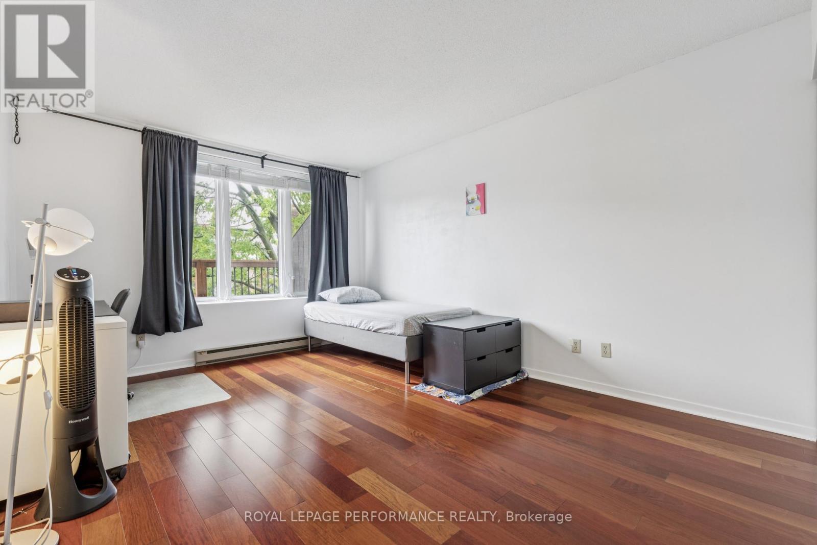 Photo 15 of 4 71 Sweetland Avenue, Ottawa ON
