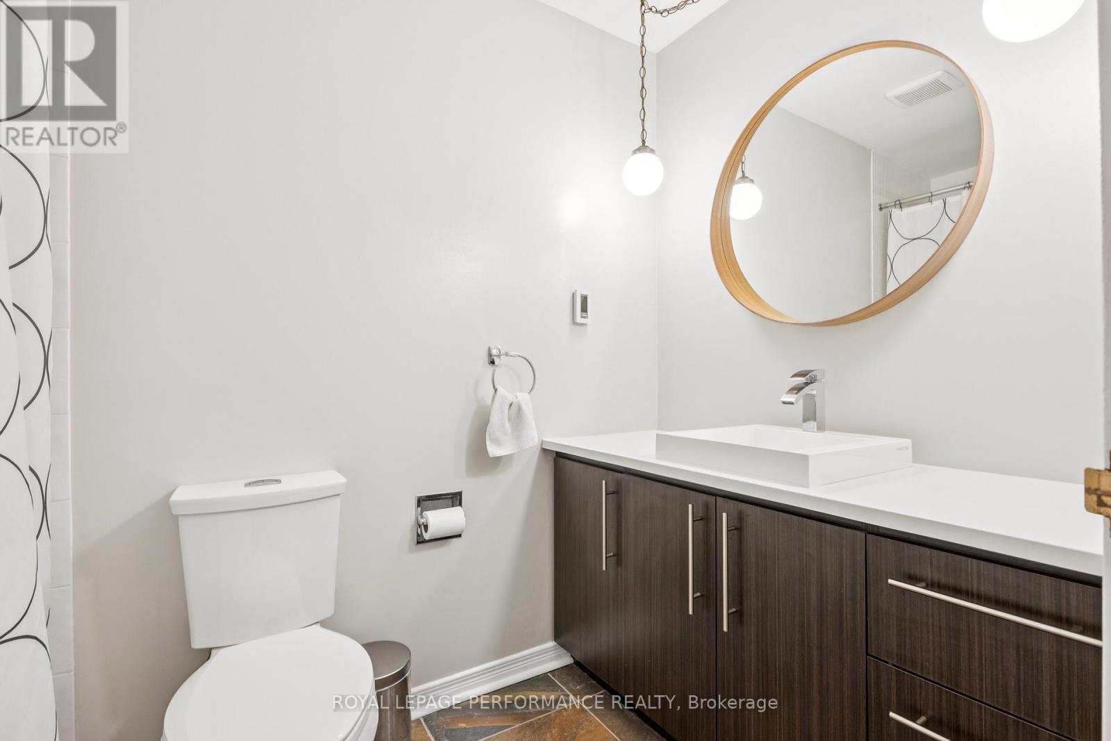 Photo 8 of 4 71 Sweetland Avenue, Ottawa ON