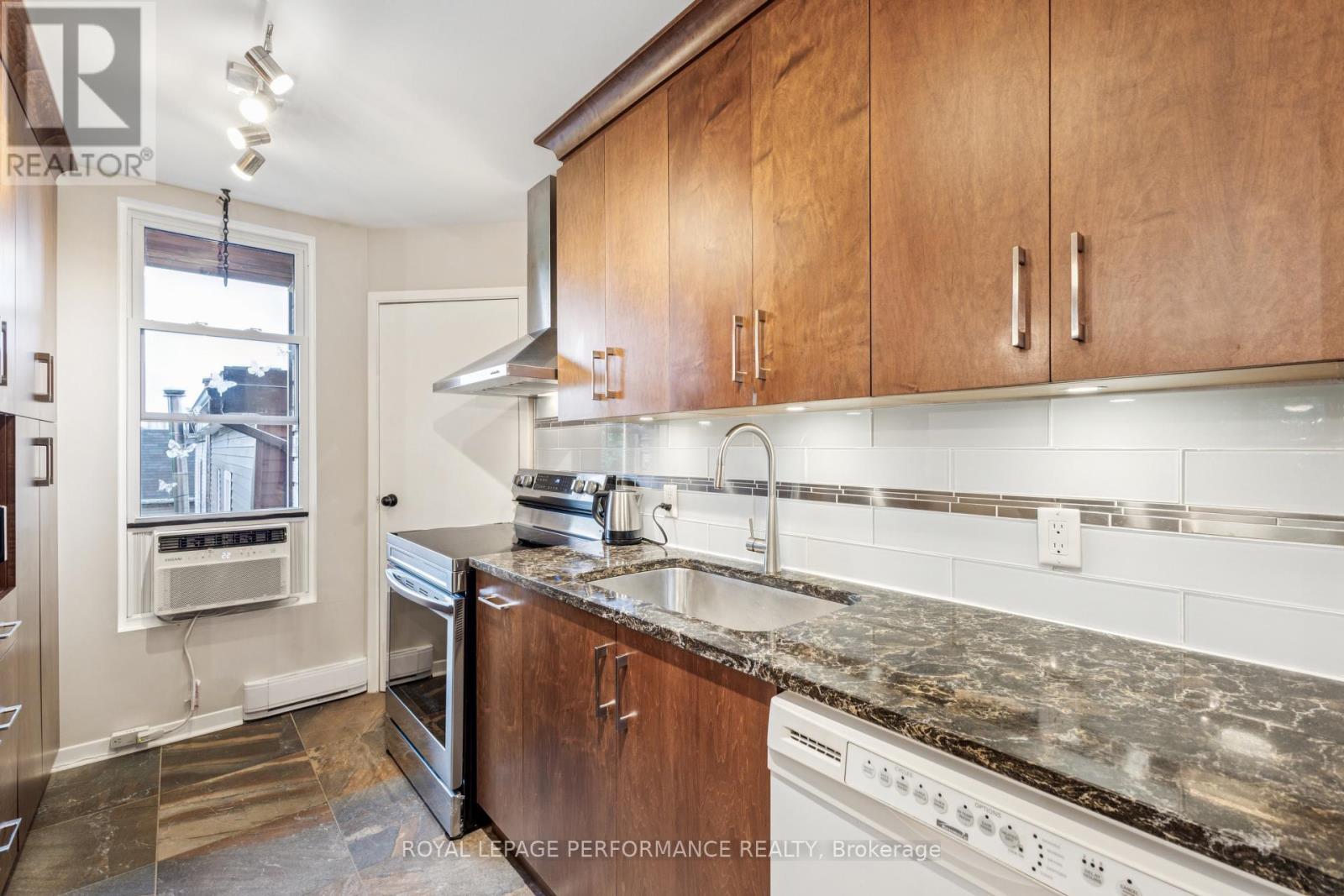 Photo 29 of 4 71 Sweetland Avenue, Ottawa ON