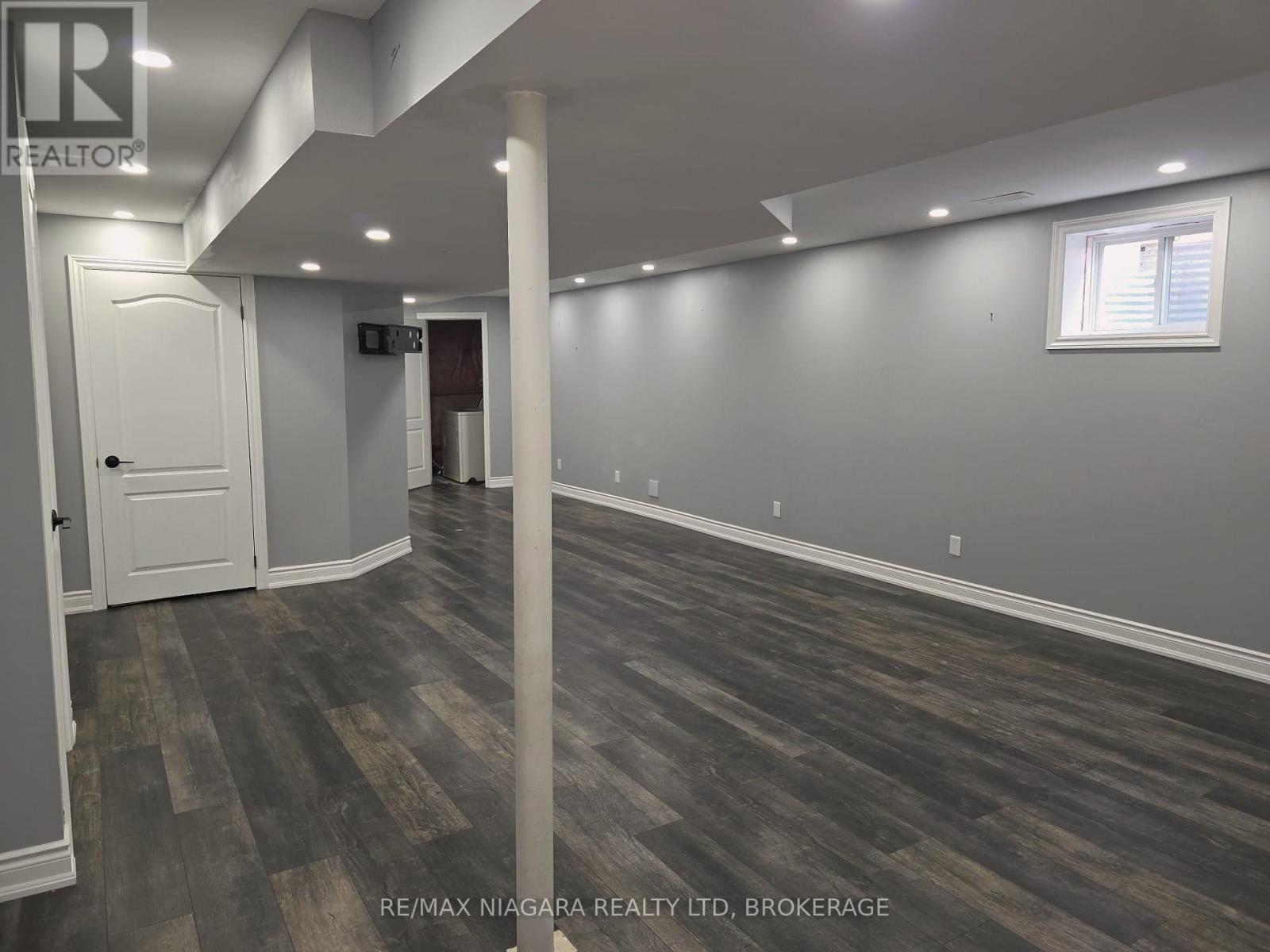 Photo 16 of 24 Ellis Avenue, St Catharines ON