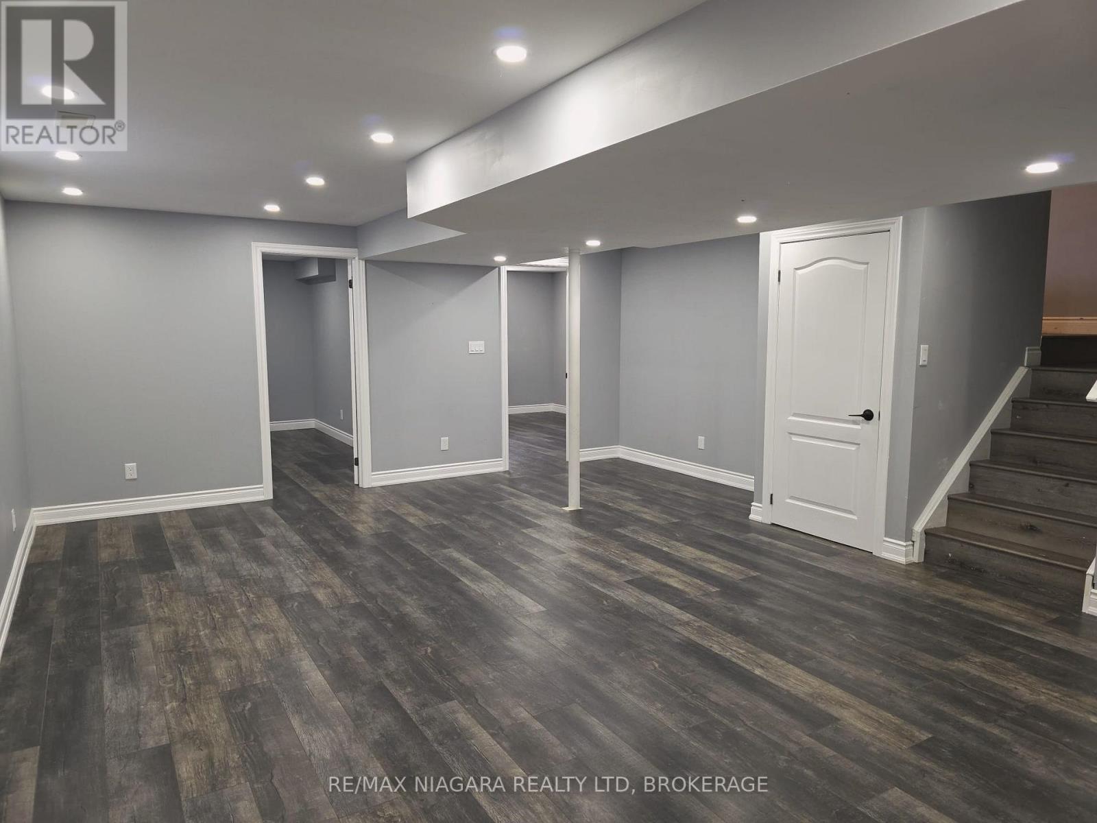 Photo 17 of 24 Ellis Avenue, St Catharines ON