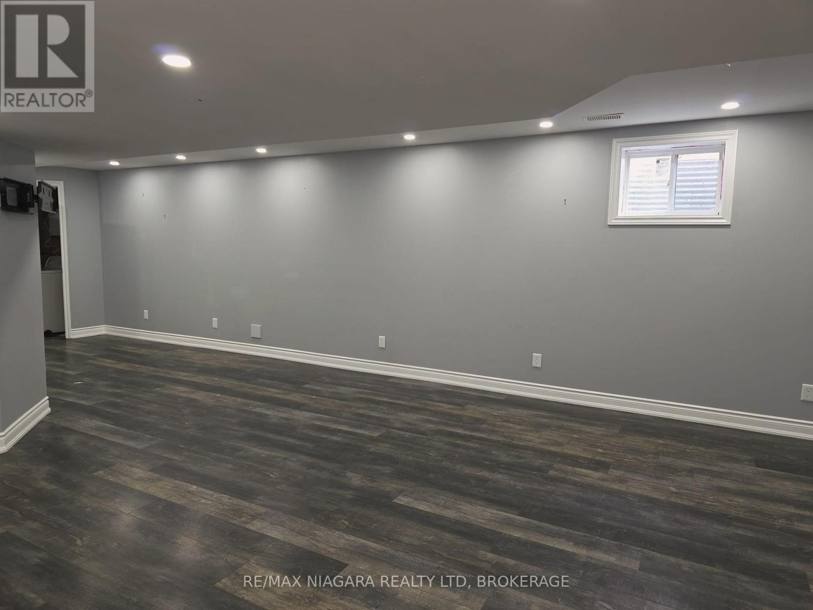 Photo 18 of 24 Ellis Avenue, St Catharines ON