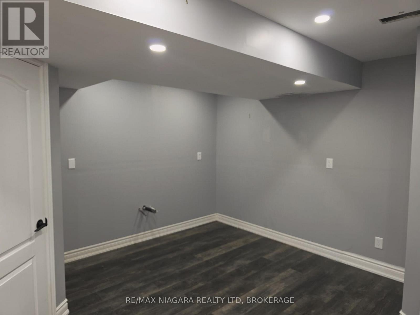 Photo 19 of 24 Ellis Avenue, St Catharines ON