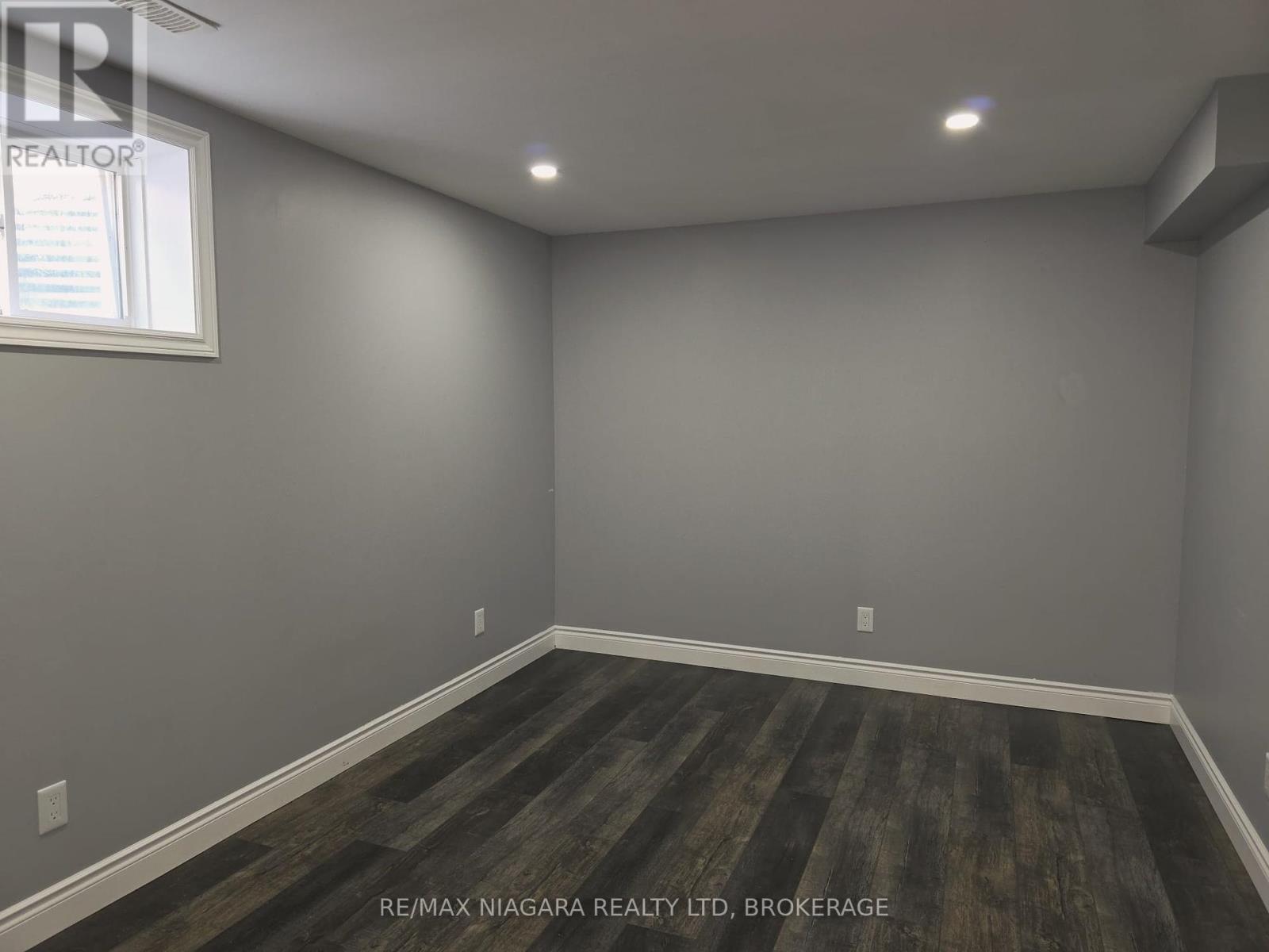 Photo 22 of 24 Ellis Avenue, St Catharines ON