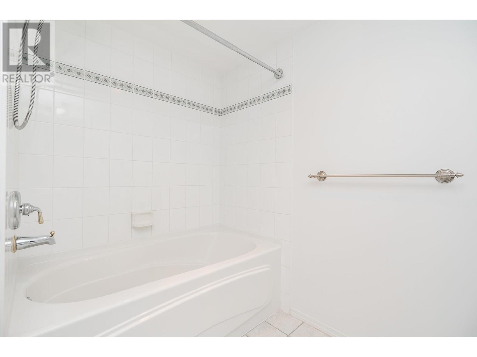 Photo 29 of 403 2559 Parkview Lane, Port Coquitlam BC