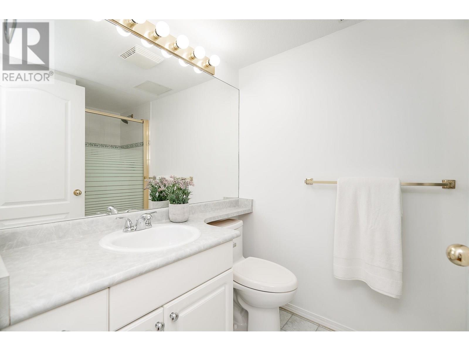 Photo 14 of 403 2559 Parkview Lane, Port Coquitlam BC