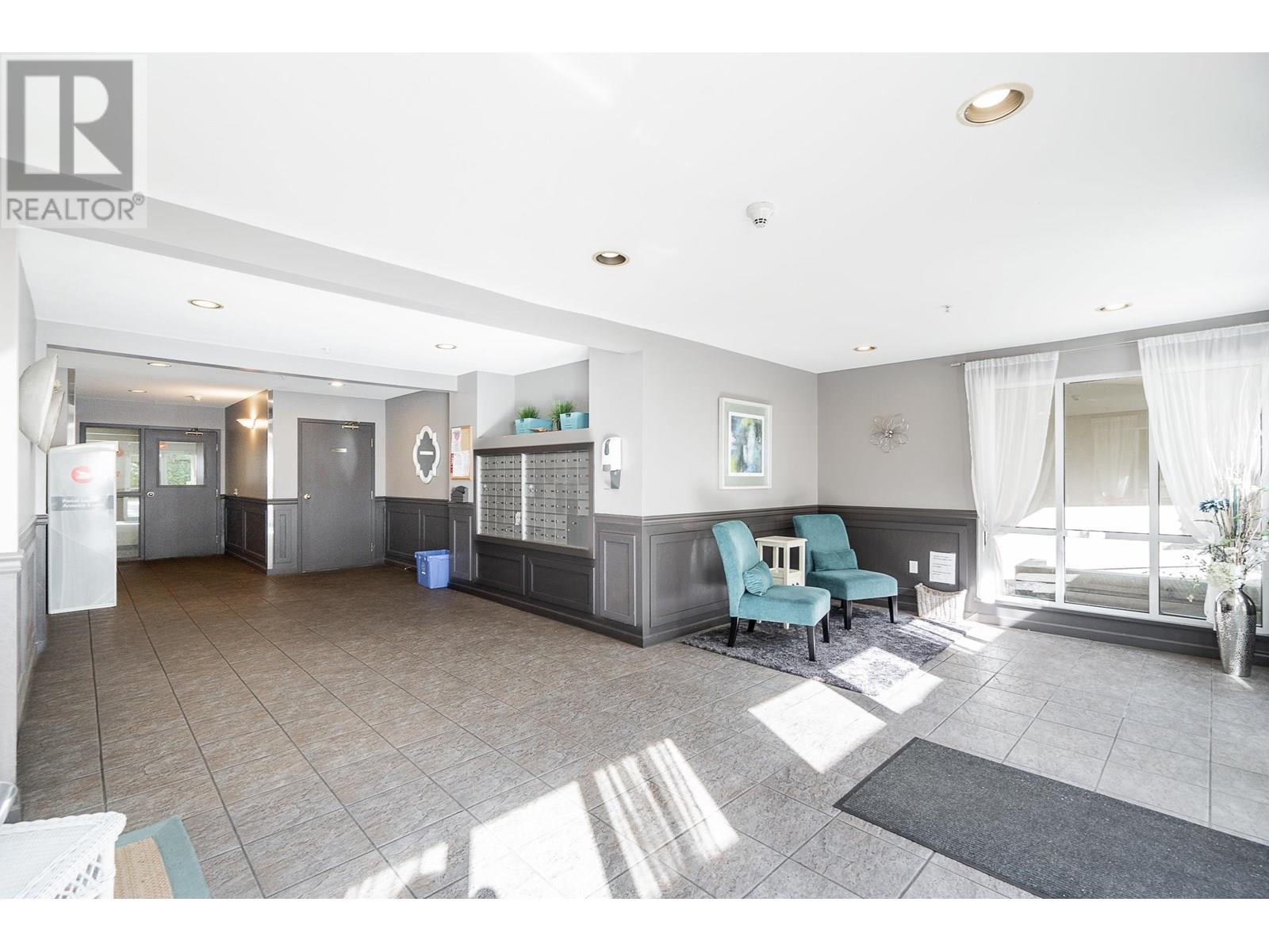 Photo 37 of 403 2559 Parkview Lane, Port Coquitlam BC