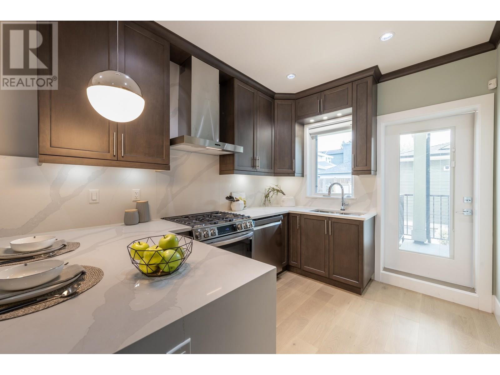 Photo 12 of 6530 Angus Drive, Vancouver BC