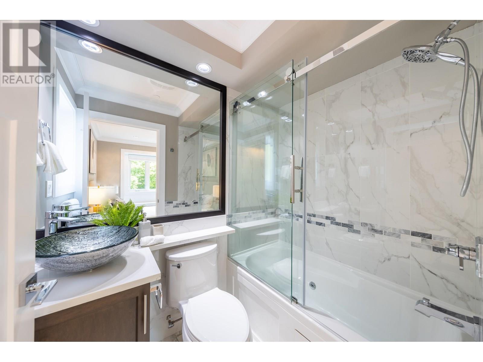 Photo 18 of 6530 Angus Drive, Vancouver BC