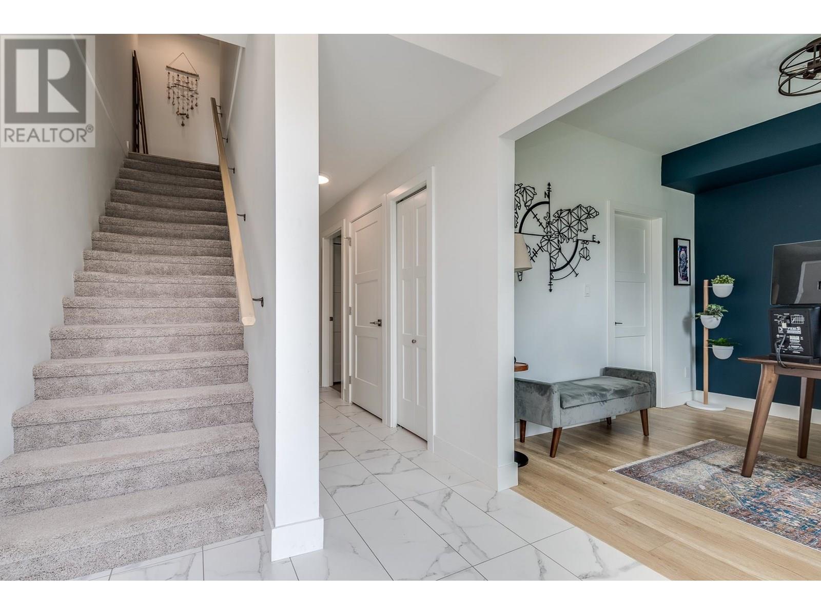 Photo 25 of 102 3419 Roxton Avenue, Coquitlam BC