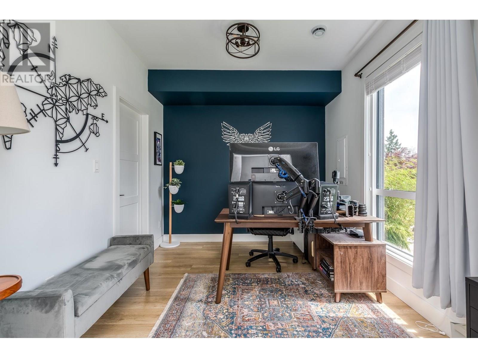 Photo 2 of 102 3419 Roxton Avenue, Coquitlam BC