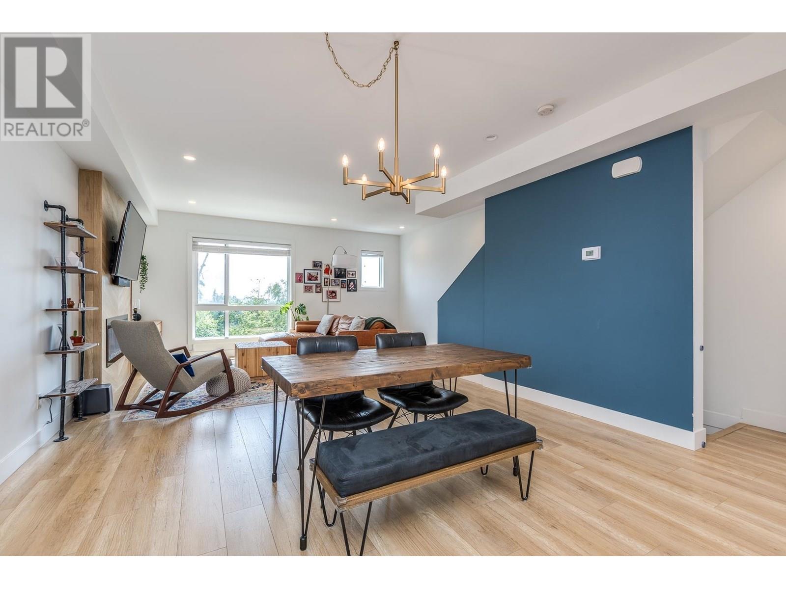 Photo 20 of 102 3419 Roxton Avenue, Coquitlam BC