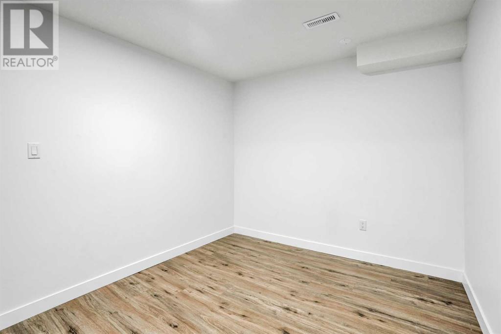 Single Family House for Sale in  Castleridge Drive N Castleridge Calgary 